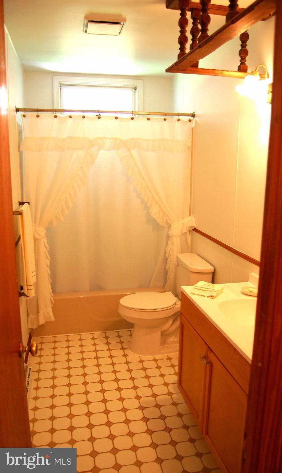 130 Ritchey Road Fayetteville, PA 17222 - Photo 17 of 26 Bath
