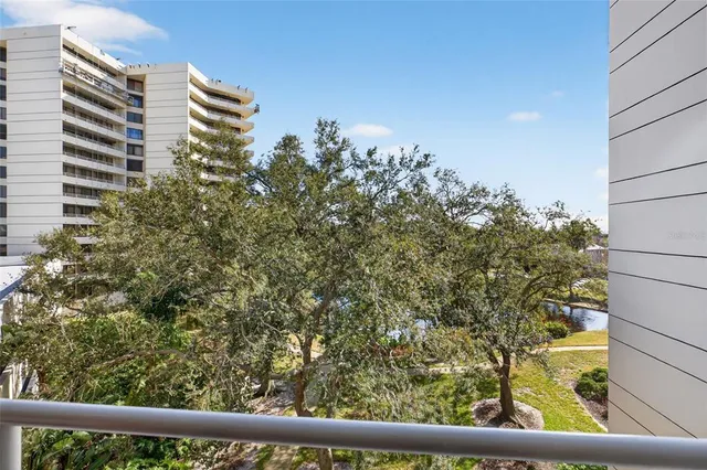 $400,000 | 5950 Pelican Bay Plaza South, Unit 405, Gulfport, FL 33707