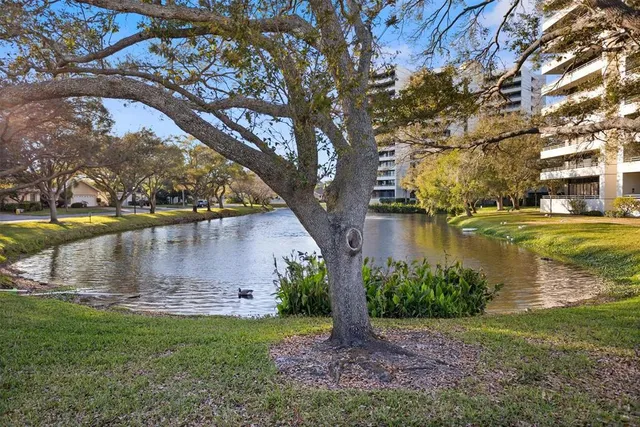 $400,000 | 5950 Pelican Bay Plaza South, Unit 405, Gulfport, FL 33707