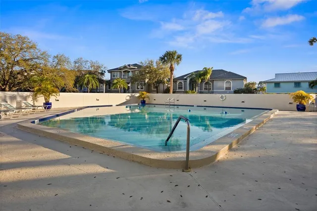 $400,000 | 5950 Pelican Bay Plaza South, Unit 405, Gulfport, FL 33707