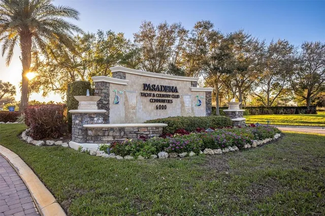 $400,000 | 5950 Pelican Bay Plaza South, Unit 405, Gulfport, FL 33707