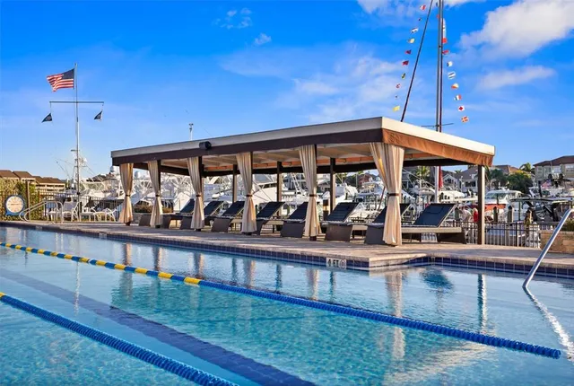 $400,000 | 5950 Pelican Bay Plaza South, Unit 405, Gulfport, FL 33707