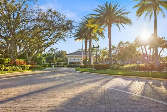 $400,000 | 5950 Pelican Bay Plaza South, Unit 405, Gulfport, FL 33707