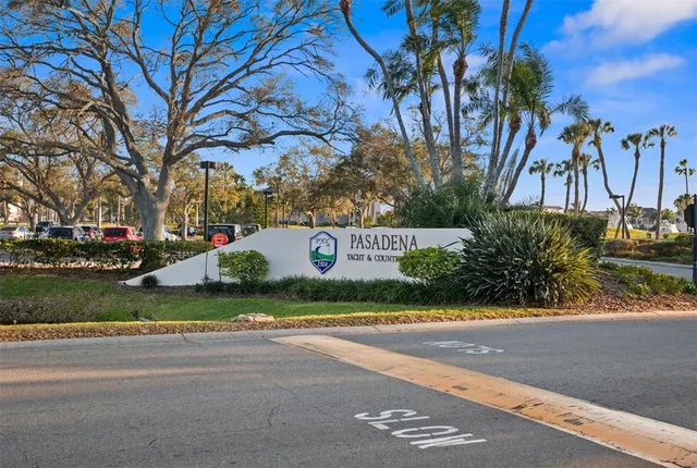 $400,000 | 5950 Pelican Bay Plaza South, Unit 405, Gulfport, FL 33707
