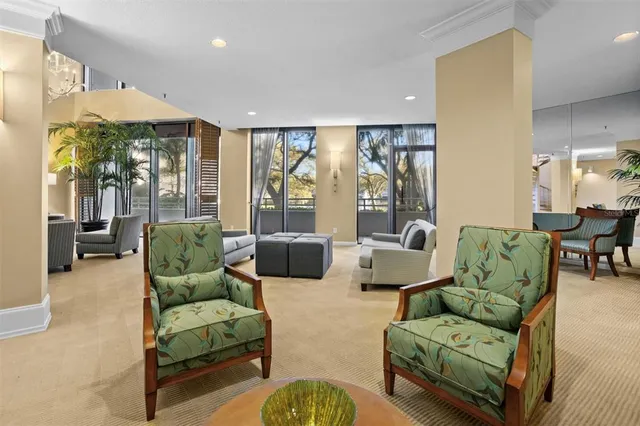 $400,000 | 5950 Pelican Bay Plaza South, Unit 405, Gulfport, FL 33707