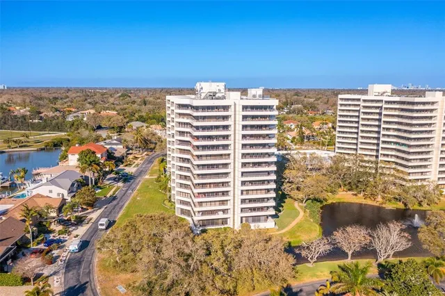 $400,000 | 5950 Pelican Bay Plaza South, Unit 405, Gulfport, FL 33707