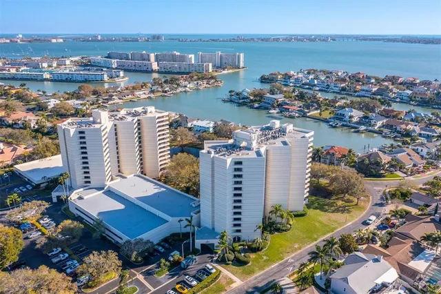 $400,000 | 5950 Pelican Bay Plaza South, Unit 405, Gulfport, FL 33707