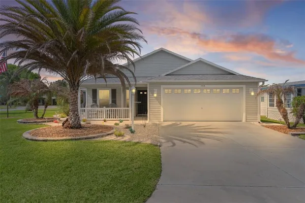 $339,900 | 733 Jason Drive, Lady Lake, FL 32159
