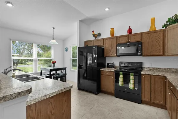 $339,900 | 733 Jason Drive, Lady Lake, FL 32159