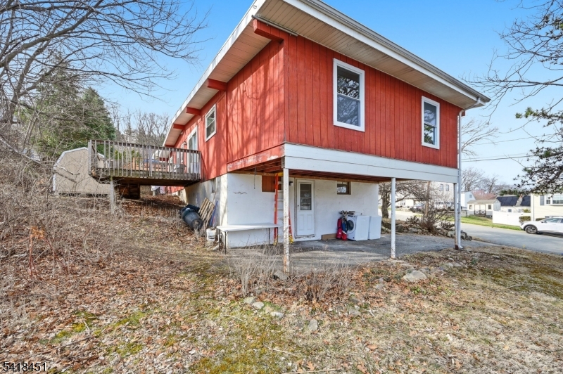 61 Hemlock Road Rockaway, NJ 07866 - Photo 36 of 40 a front view of a house with garden