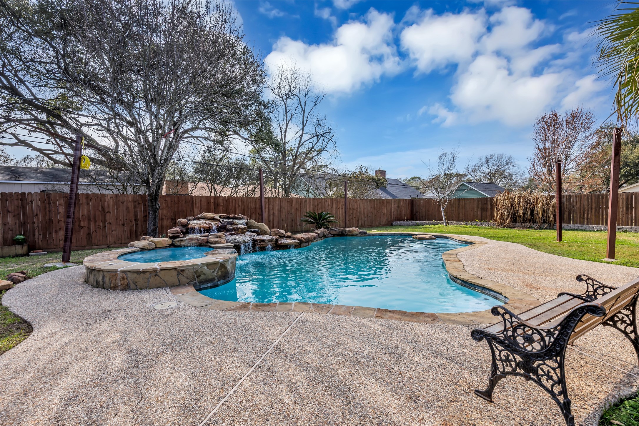 5007 Inverness Drive Baytown, TX 77521 - Photo 4 of 30