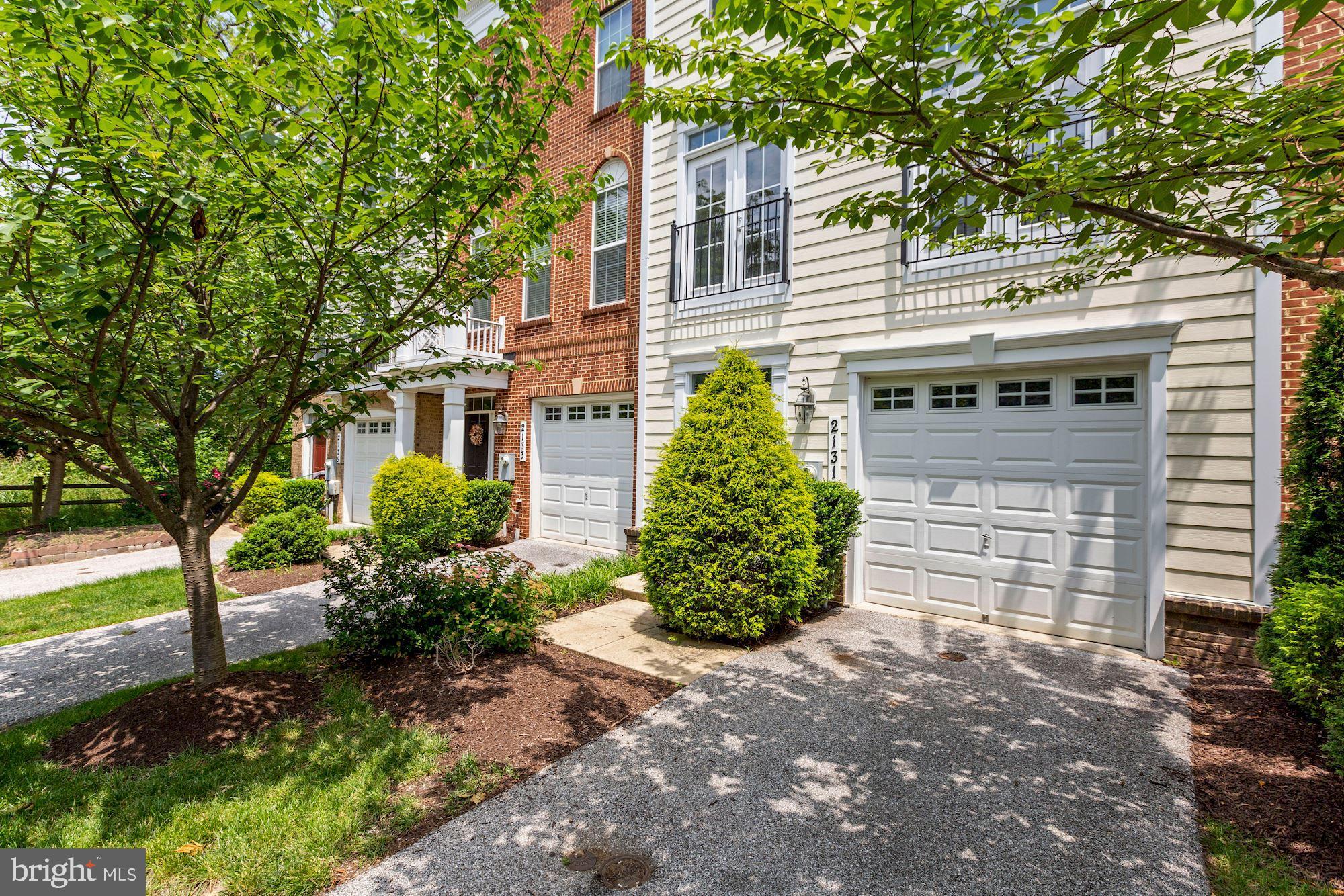 2131 Little Sorrel Way Silver Spring, MD 20902 - Photo 3 of 40 Garage
