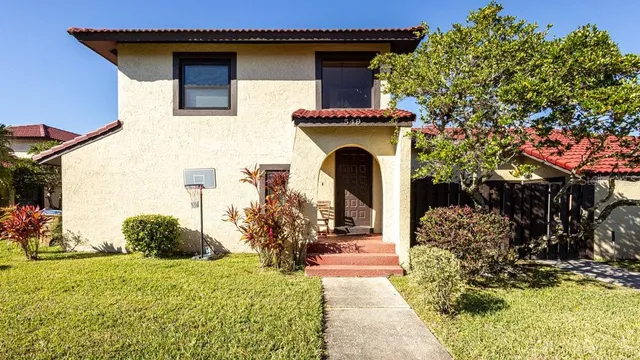a house view with a outdoor space