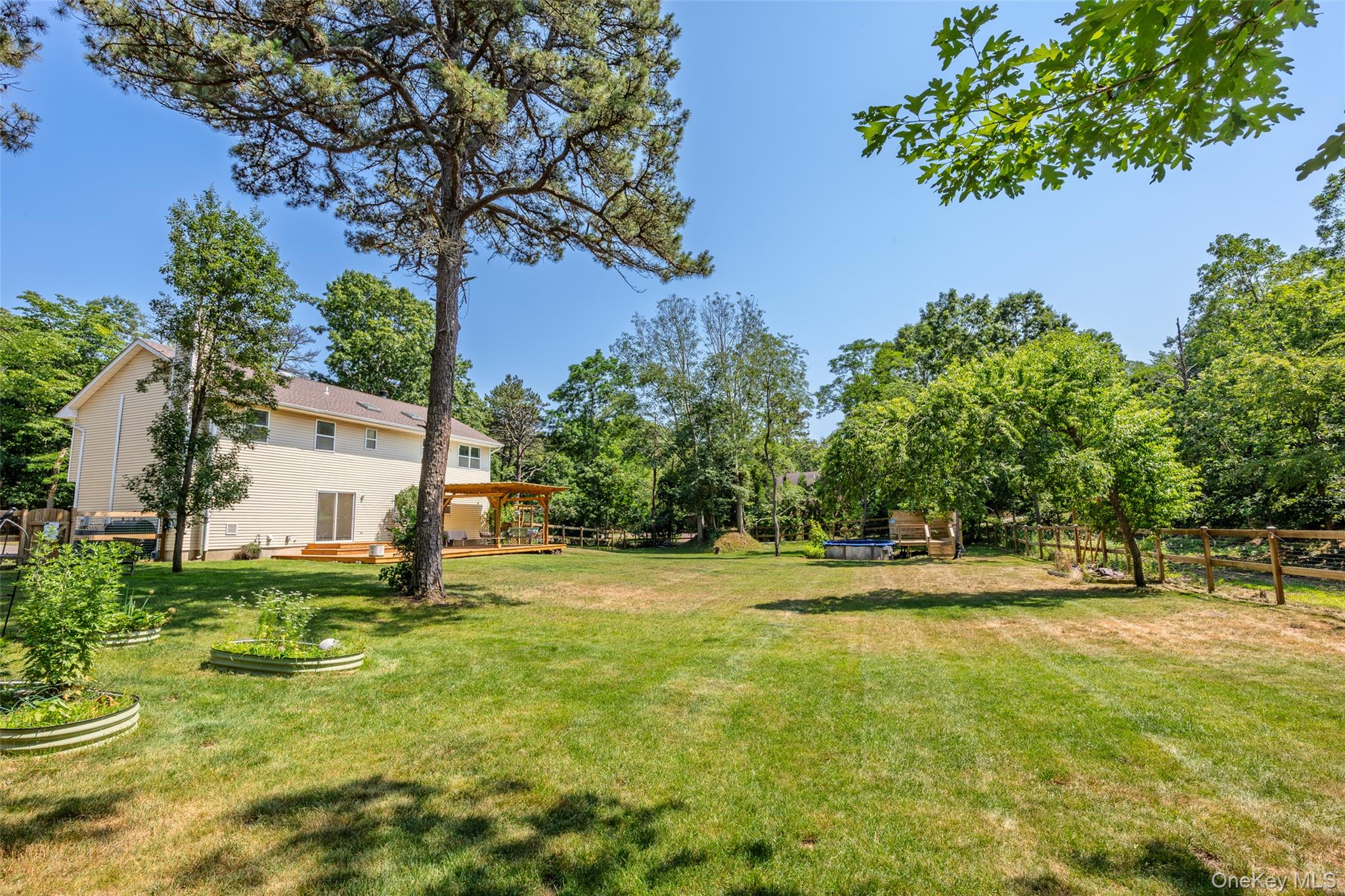 22 Bellhaven Road Bellport, NY 11713 - Photo 41 of 45