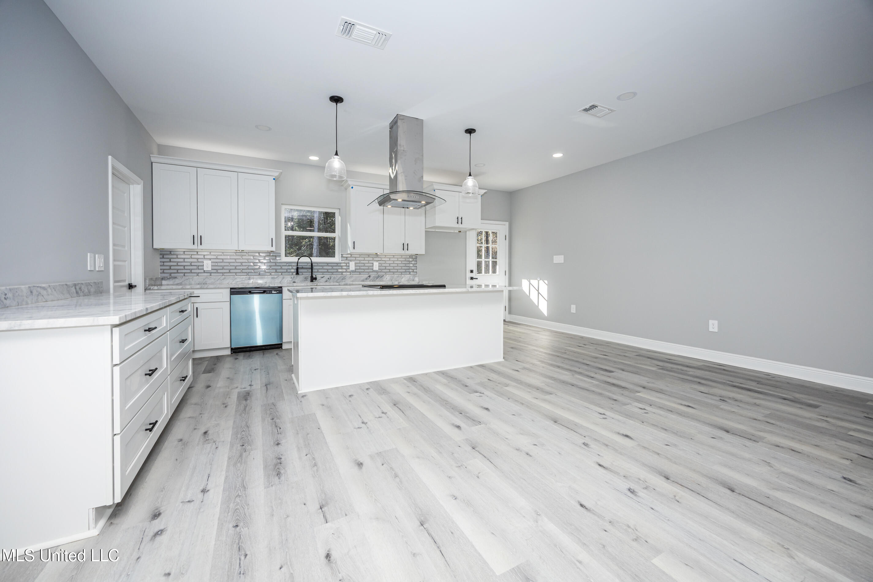 8315 Martin Bluff Road Gautier, MS 39553 - Photo 14 of 46 IMG_2701