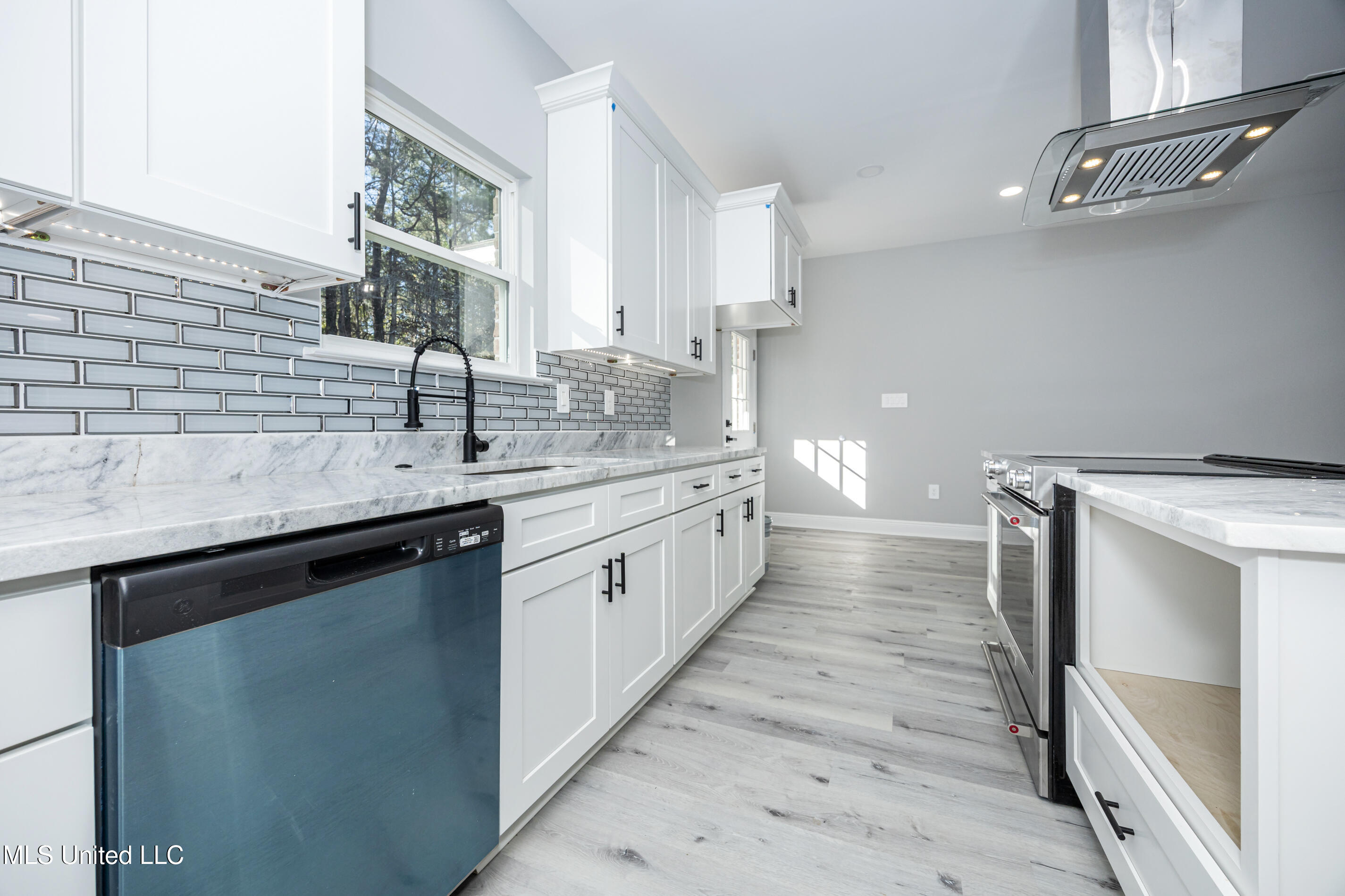 8315 Martin Bluff Road Gautier, MS 39553 - Photo 18 of 46 IMG_2705