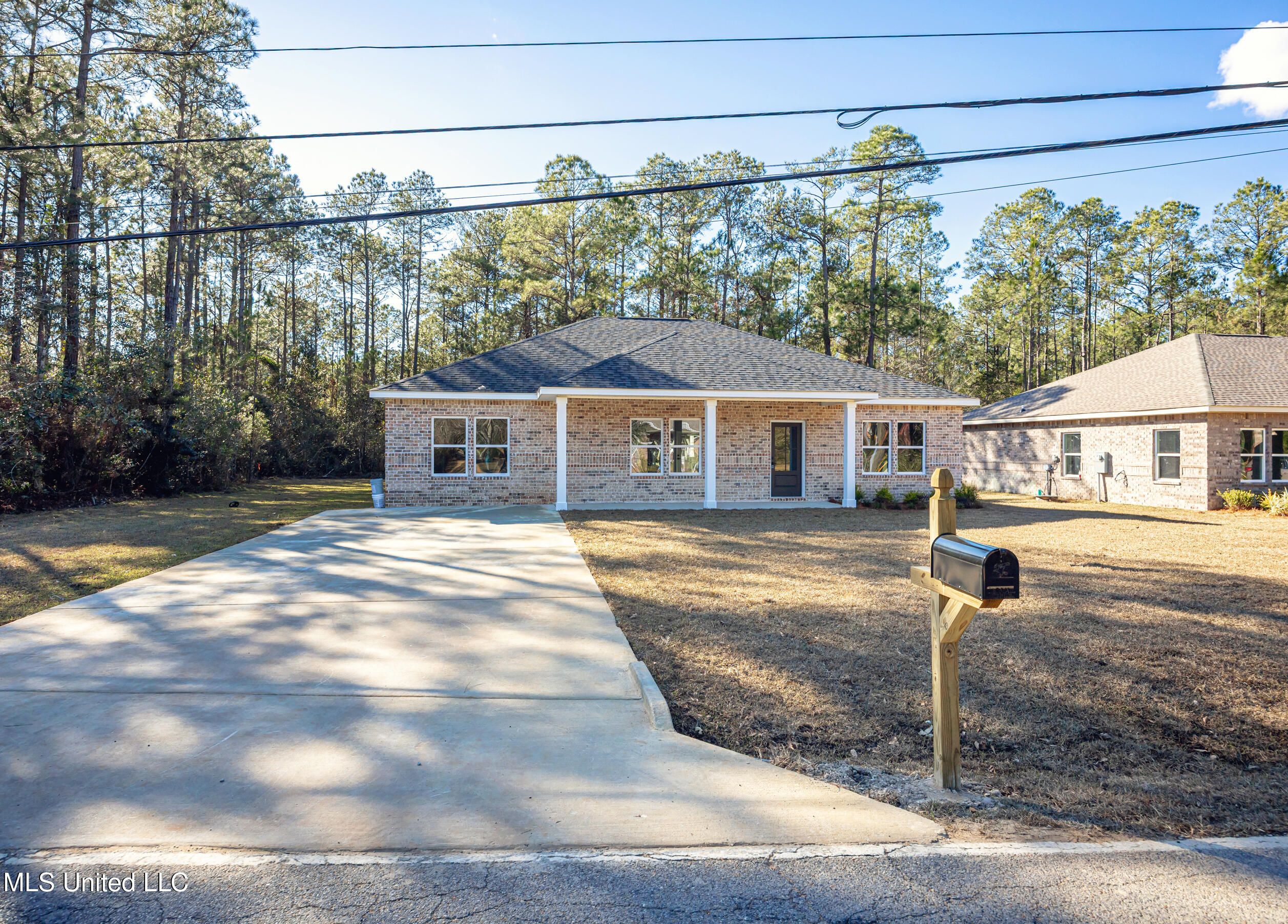 8315 Martin Bluff Road Gautier, MS 39553 - Photo 2 of 46 IMG_2678
