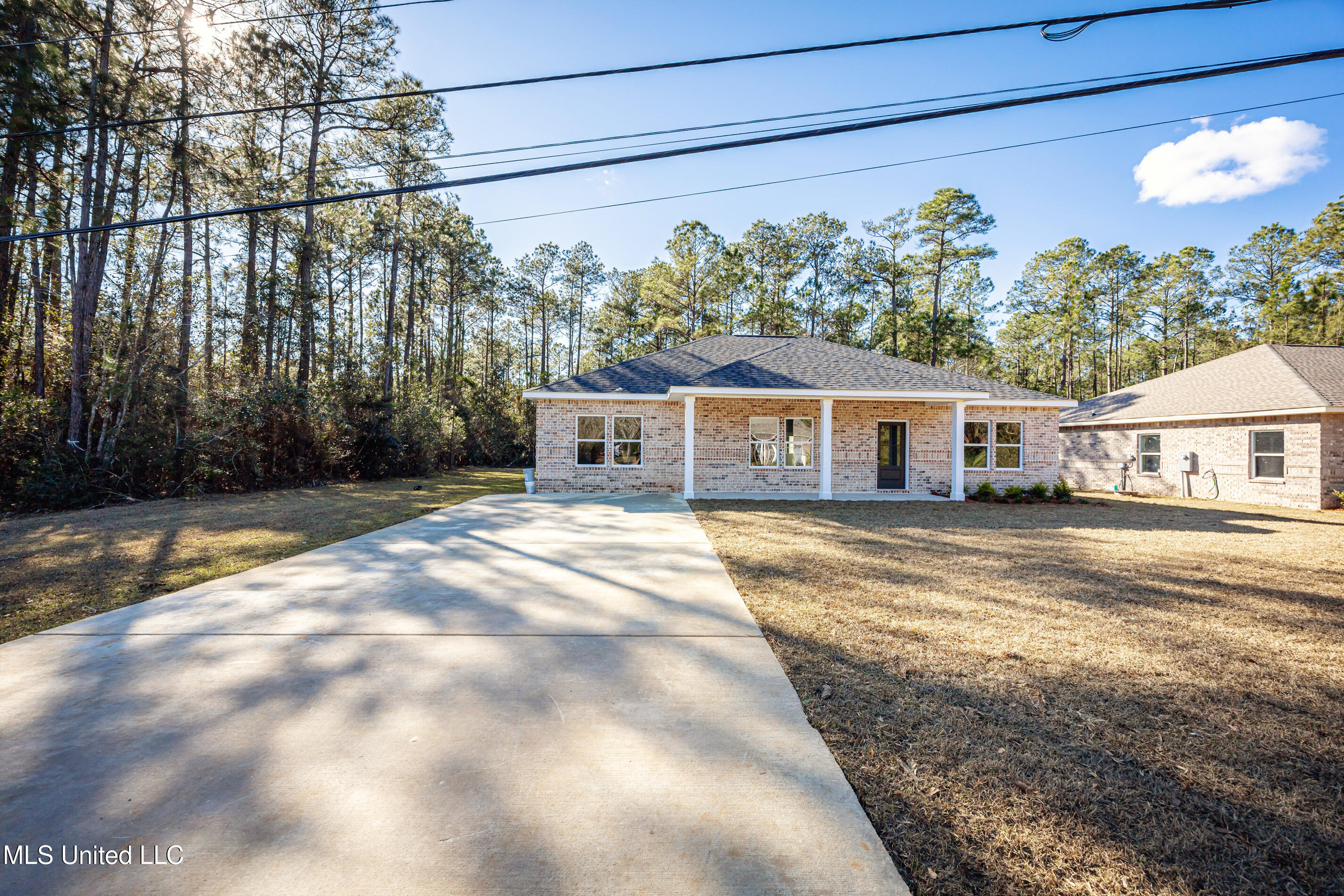 8315 Martin Bluff Road Gautier, MS 39553 - Photo 3 of 46 IMG_2675