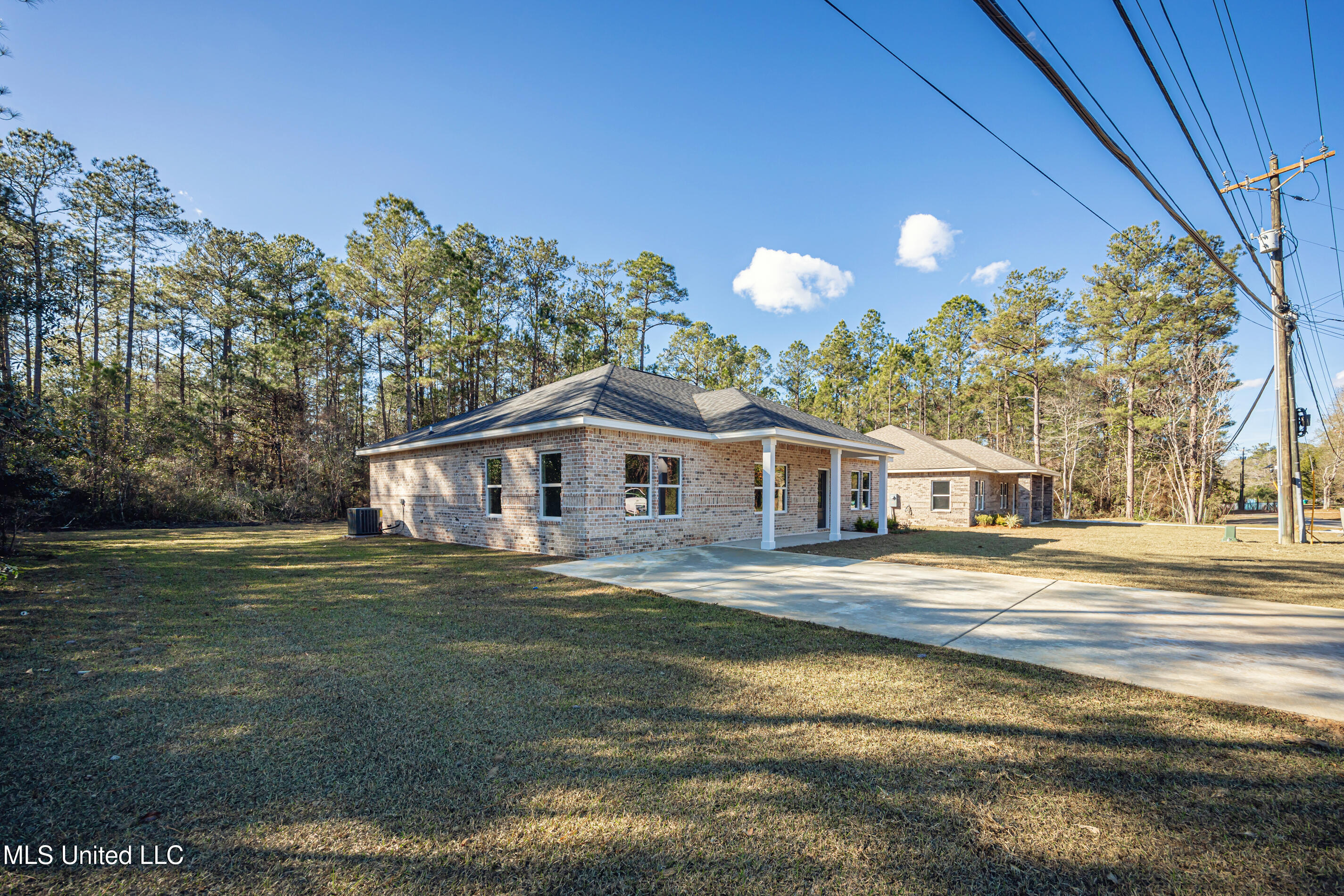 8315 Martin Bluff Road Gautier, MS 39553 - Photo 5 of 46 IMG_2687