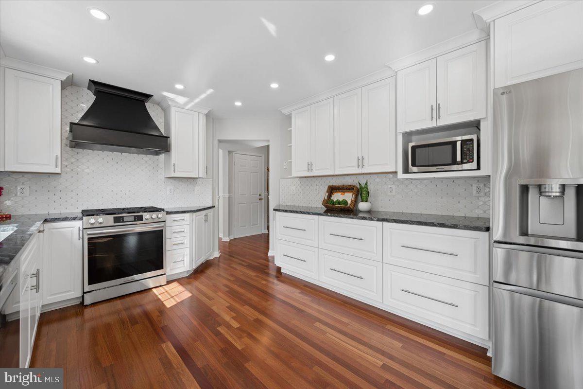 17225 General Custer Way Poolesville, MD 20837 - Photo 18 of 127 Gallery Image 18