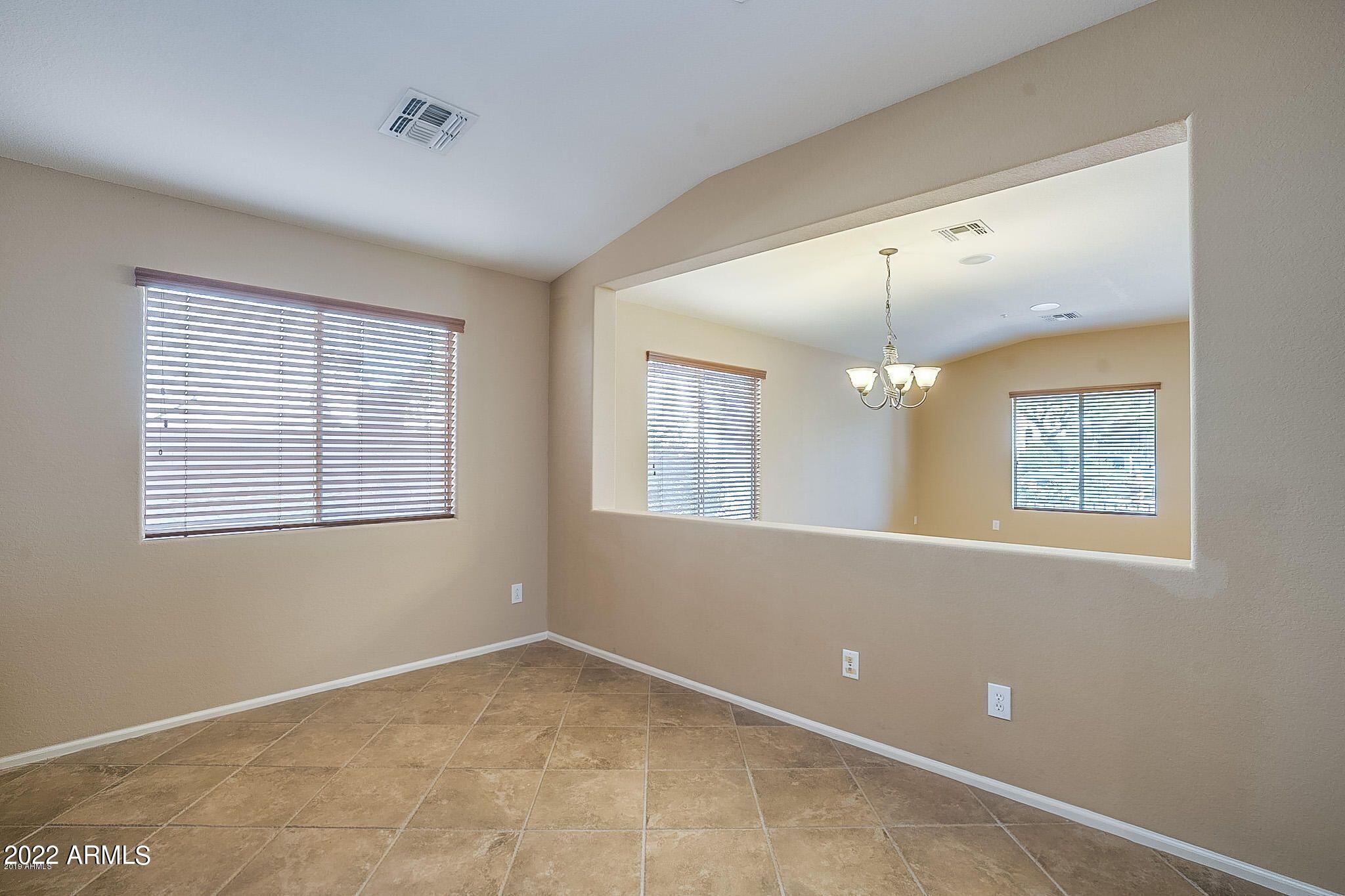 42795 West Venture Road Maricopa, AZ 85138 - Photo 4 of 15 20190516173250110924000000-o
