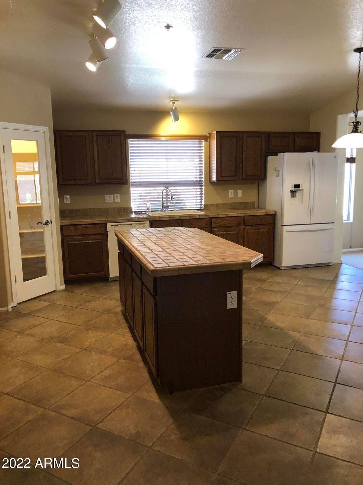 42795 West Venture Road Maricopa, AZ 85138 - Photo 6 of 15 20190717142550348098000000-o