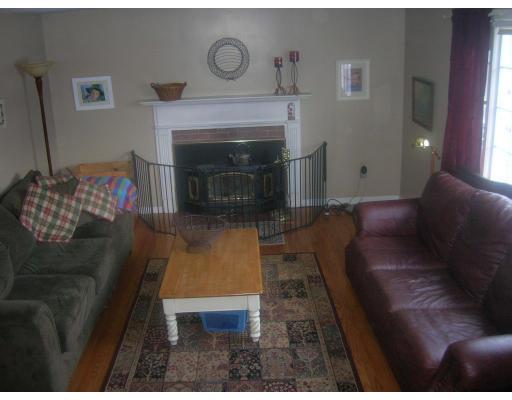 38 Squassick Road West Springfield, MA 01089 - Photo 4 of 10 Gallery Image 4