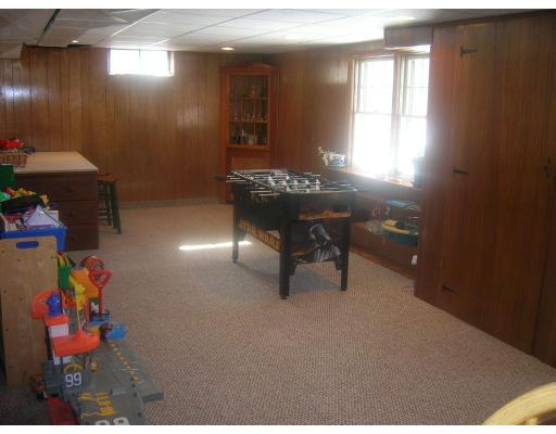 38 Squassick Road West Springfield, MA 01089 - Photo 6 of 10 Gallery Image 6