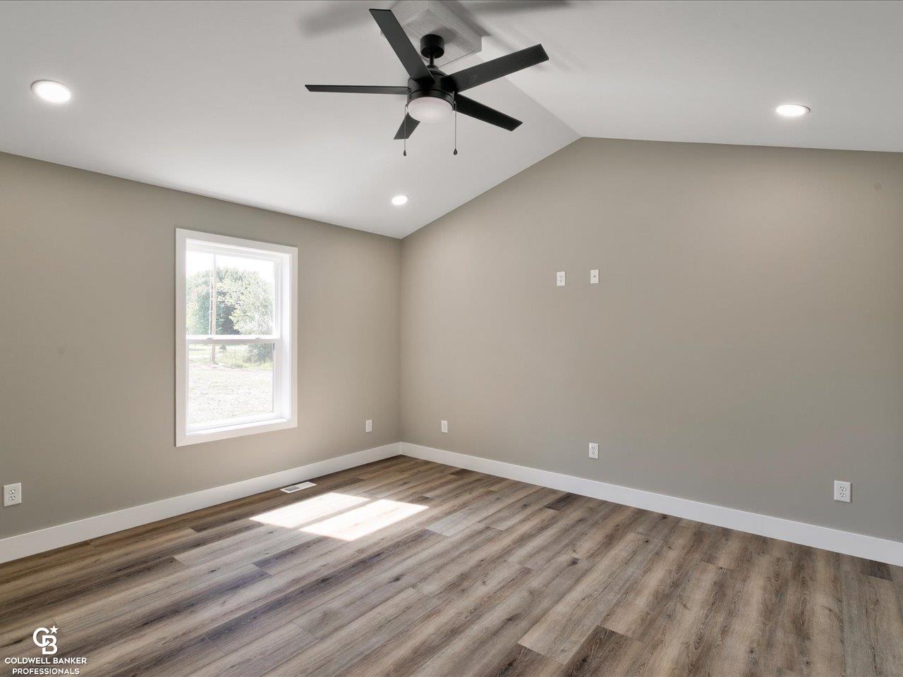 7910 Smiths Creek Road Goodells, MI 48027 - Photo 13 of 37 50176431-f51a6054-b62b-4e85-a93e-8b39cd2d3b90.JPG