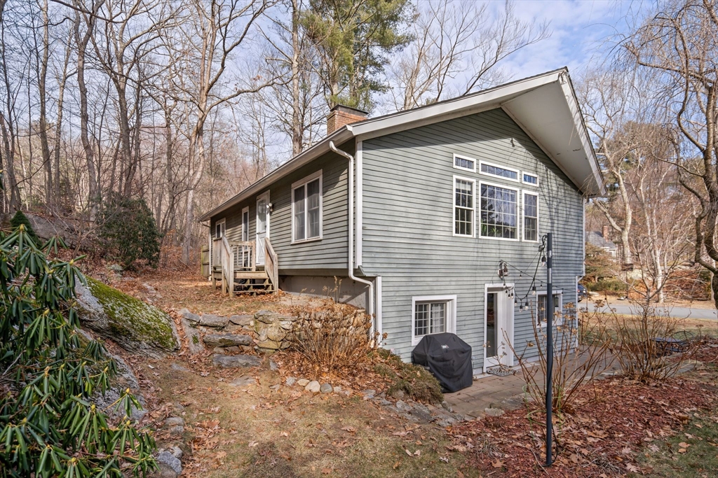 10 Breton Road Upton, MA 01568 - Photo 5 of 35 Gallery Image 5