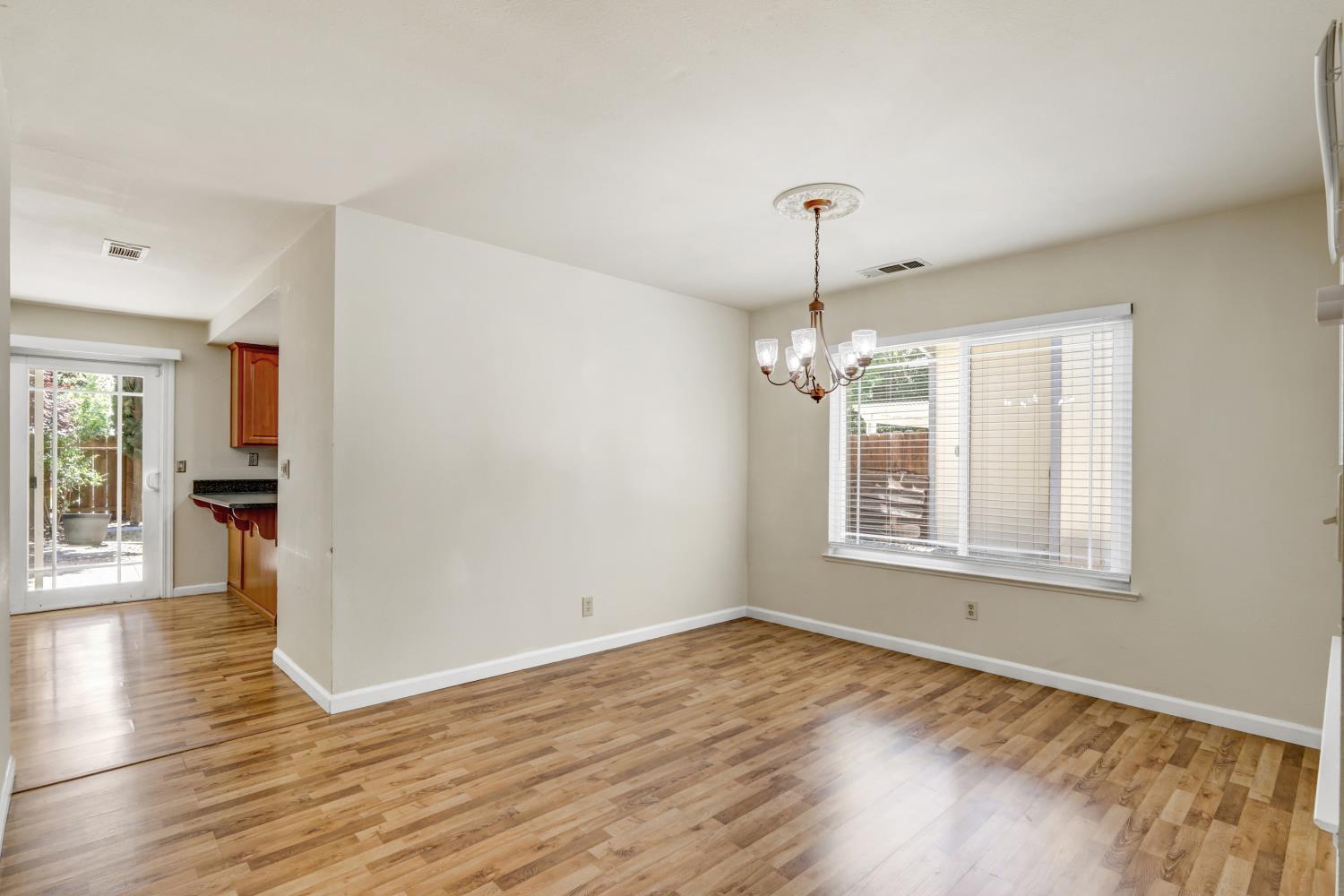 6932 Springmont Drive Elk Grove, CA 95758 - Photo 13 of 47