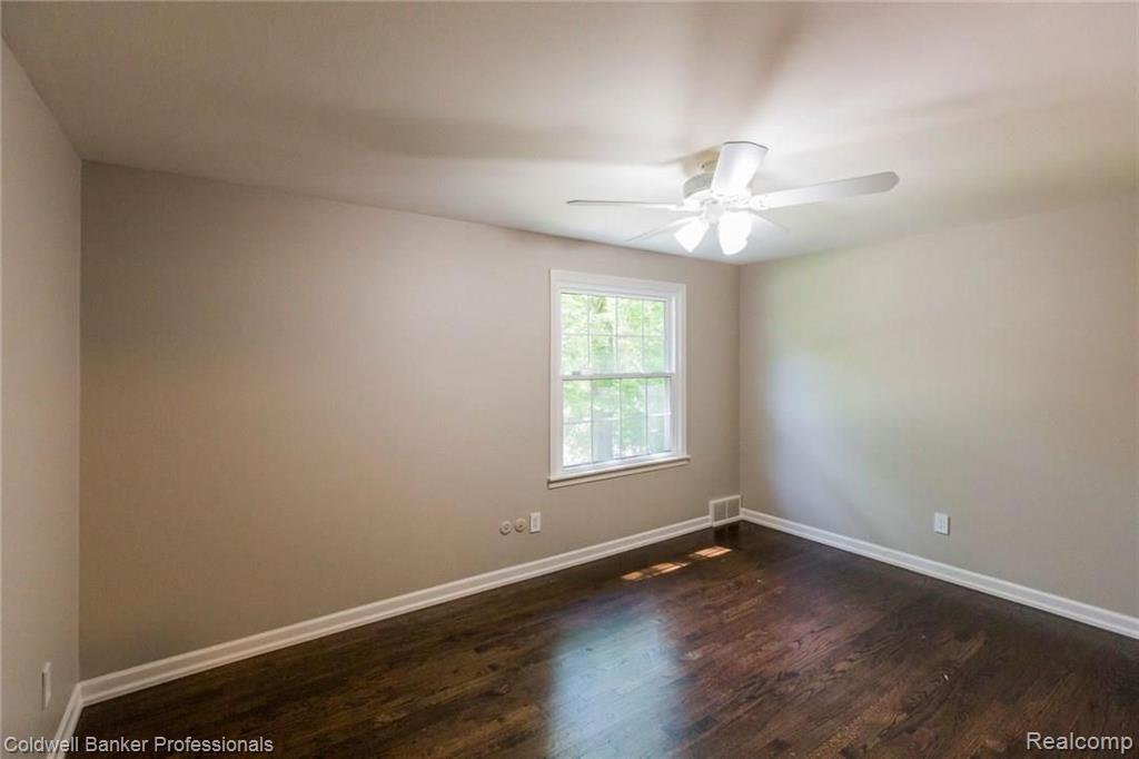29075 Summerwood Road Farmington, MI 48334 - Photo 31 of 41