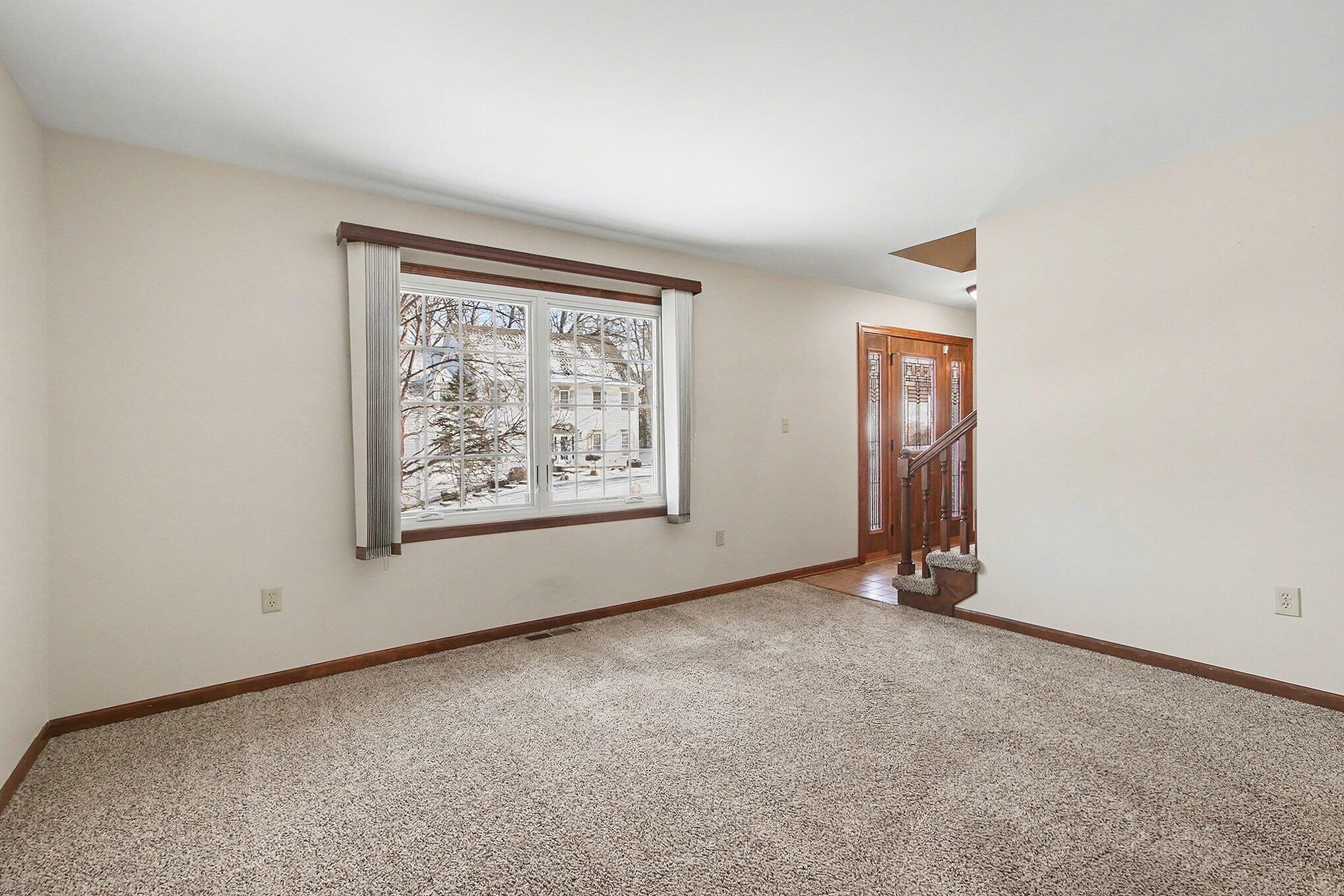 194 Wexford Road Valparaiso, IN 46385 - Photo 3 of 29 2038x1359