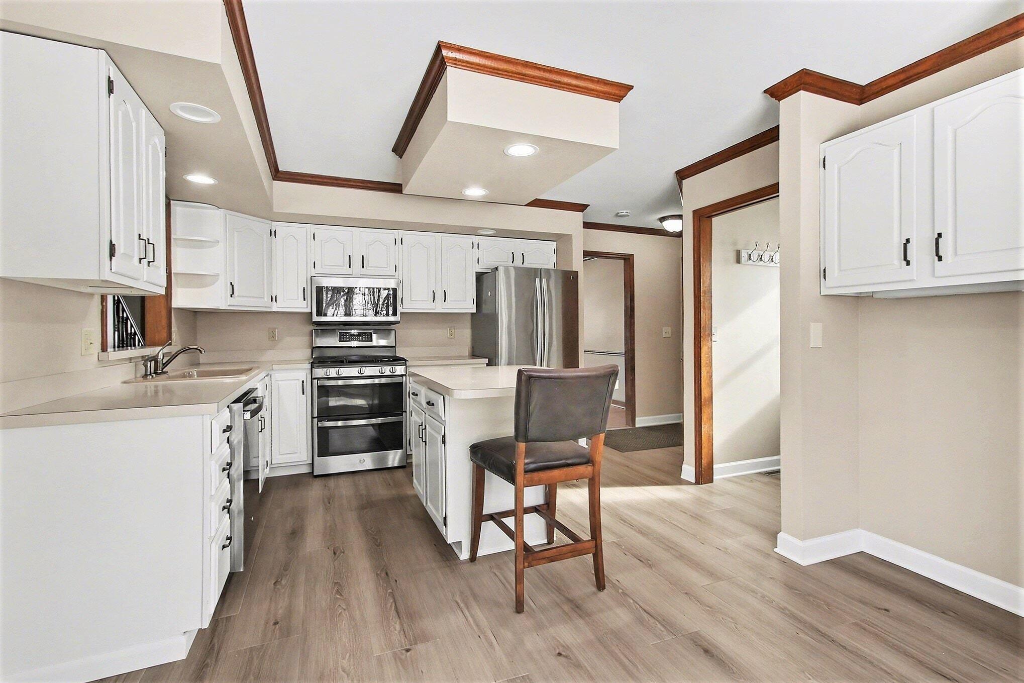 194 Wexford Road Valparaiso, IN 46385 - Photo 5 of 29 2038x1359