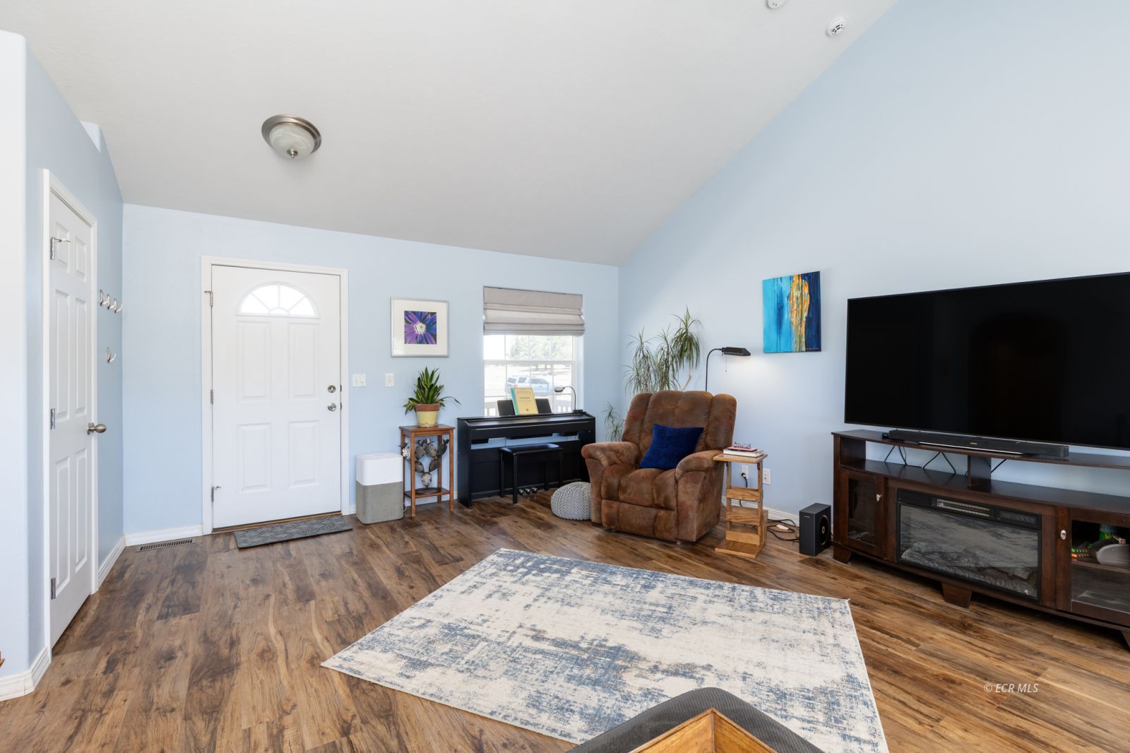 122 Spring Creek Parkway Spring Creek, NV 89815 - Photo 2 of 29