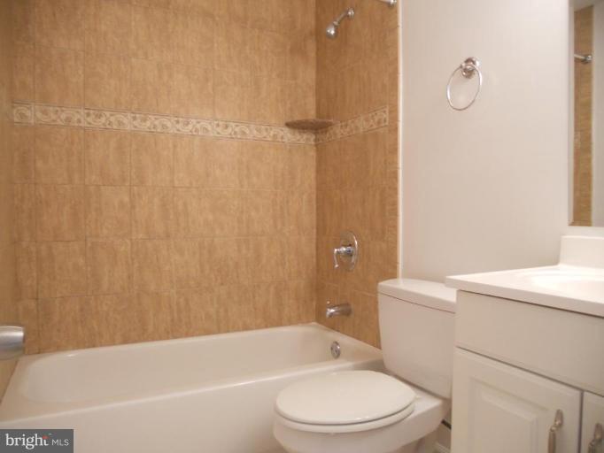 13205 Delaney Road Woodbridge, VA 22193 - Photo 8 of 8 Bathroom #2