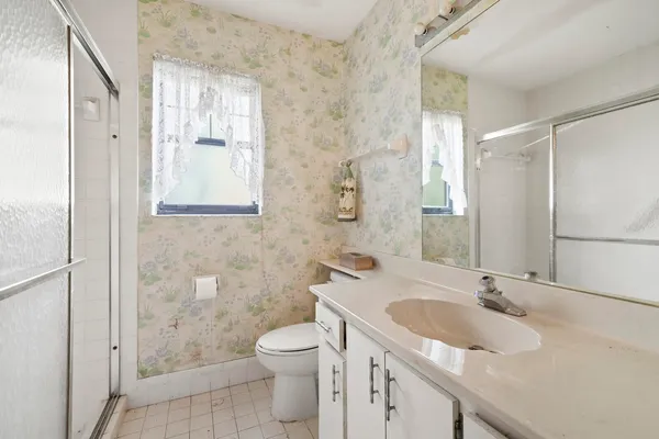 $300,000 | 200 Southwest 29th Avenue, Delray Beach, FL 33445