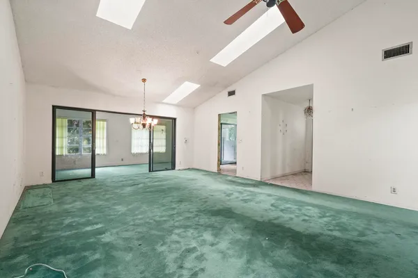 $300,000 | 200 Southwest 29th Avenue, Delray Beach, FL 33445