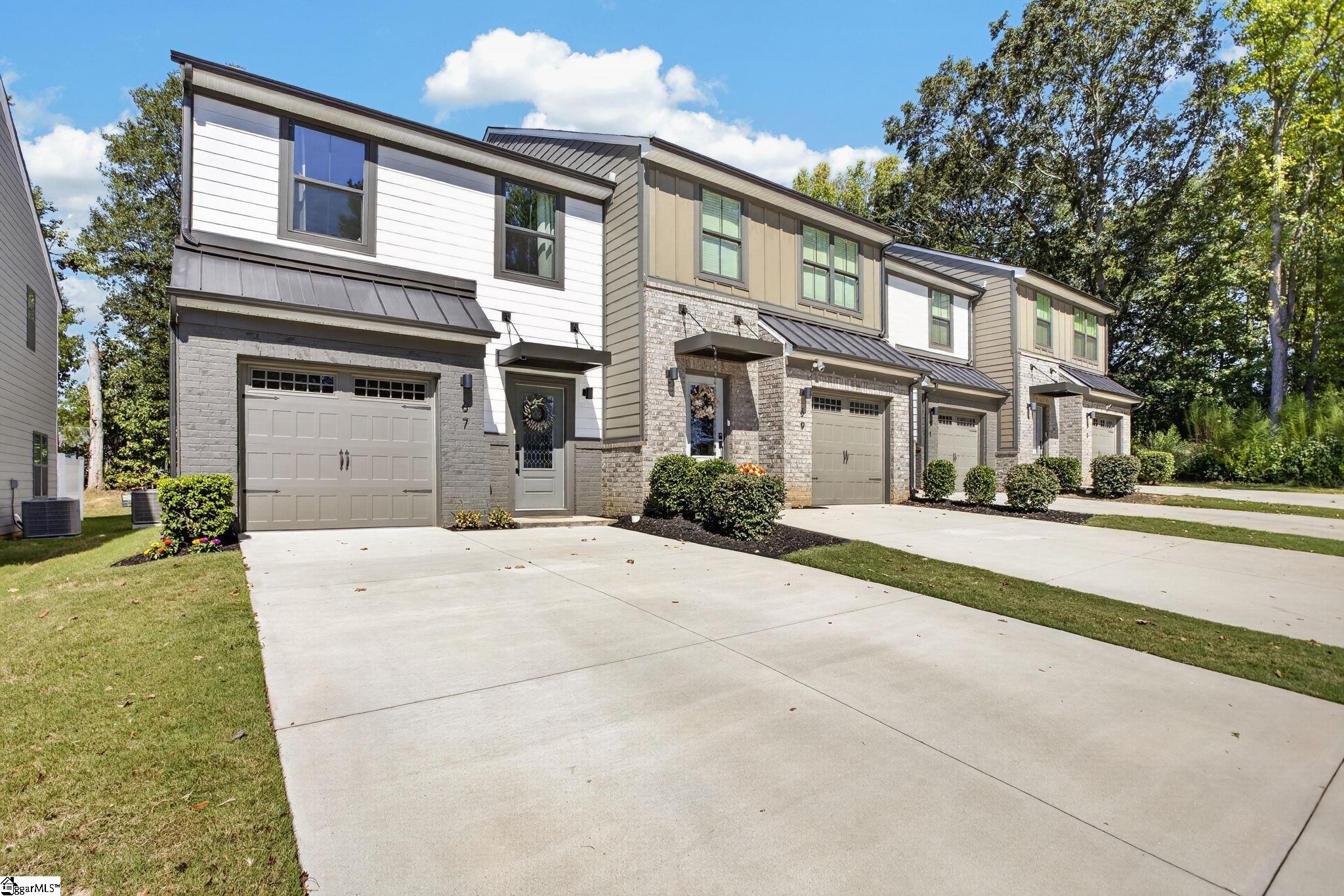 67 Connaught Court Mauldin, SC 29662 - Photo 3 of 41 Gallery Image 3