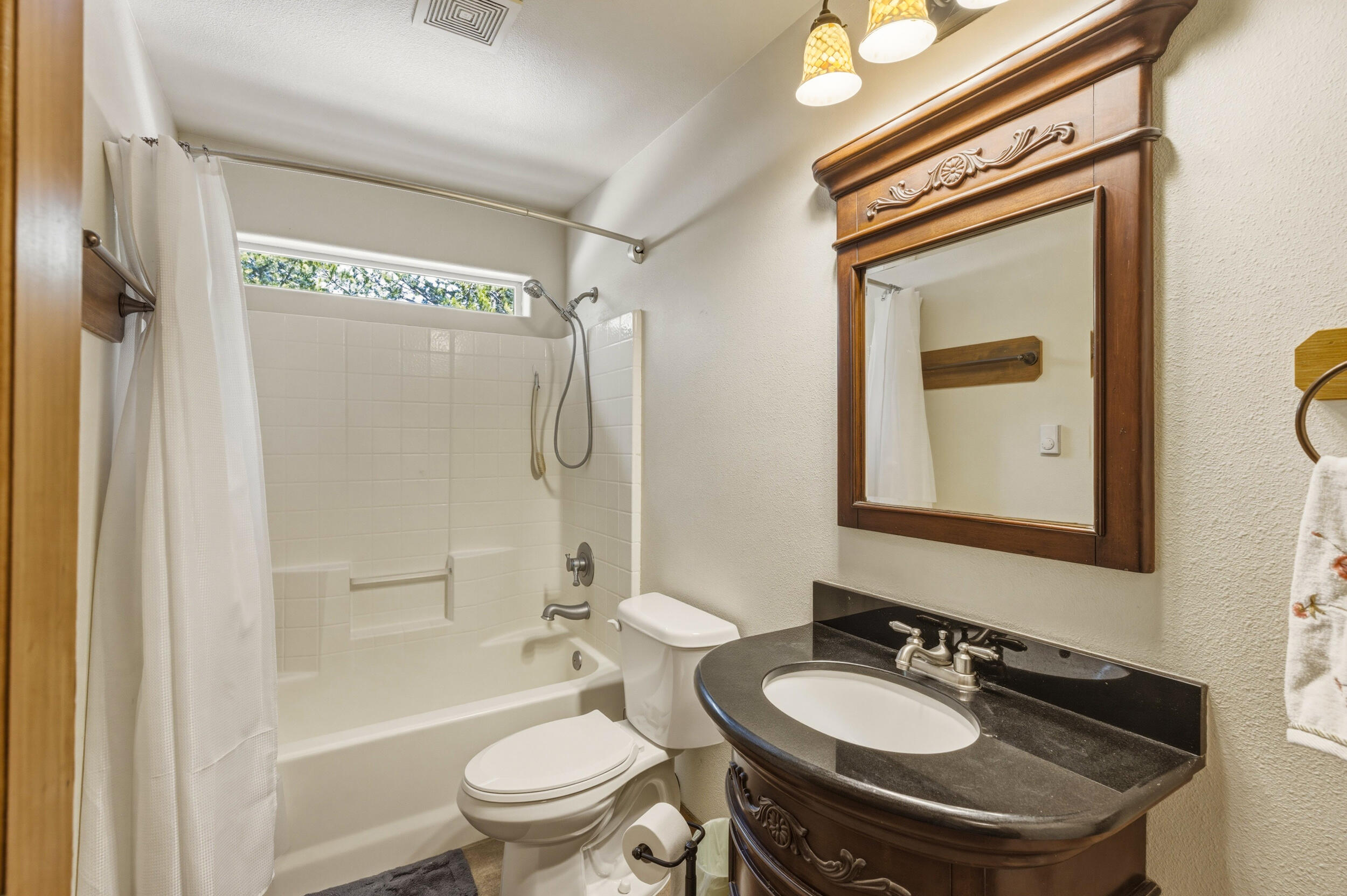 145343 Birchwood Road La Pine, OR 97739 - Photo 30 of 59 Guest Bath