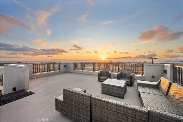 $7,800 | 1068 Hampton Drive, Costa Mesa, CA 92627