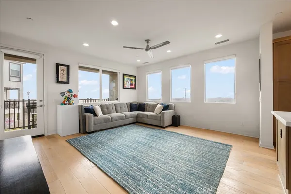 $7,800 | 1068 Hampton Drive, Costa Mesa, CA 92627