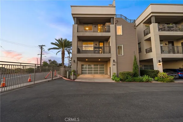 $7,800 | 1068 Hampton Drive, Costa Mesa, CA 92627