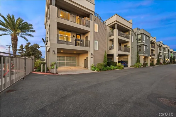 $7,800 | 1068 Hampton Drive, Costa Mesa, CA 92627