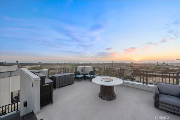 $7,800 | 1068 Hampton Drive, Costa Mesa, CA 92627