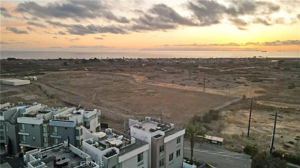 $7,800 | 1068 Hampton Drive, Costa Mesa, CA 92627