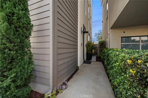 $7,800 | 1068 Hampton Drive, Costa Mesa, CA 92627