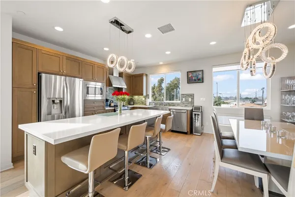 $7,800 | 1068 Hampton Drive, Costa Mesa, CA 92627