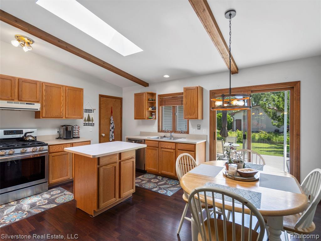 2807 Hartline Drive Rochester Hills, MI 48309 - Photo 8 of 35