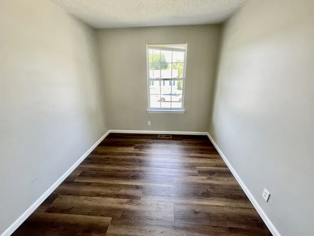 $1,200 | 1213 Carol Drive, Oak Grove, KY 42262